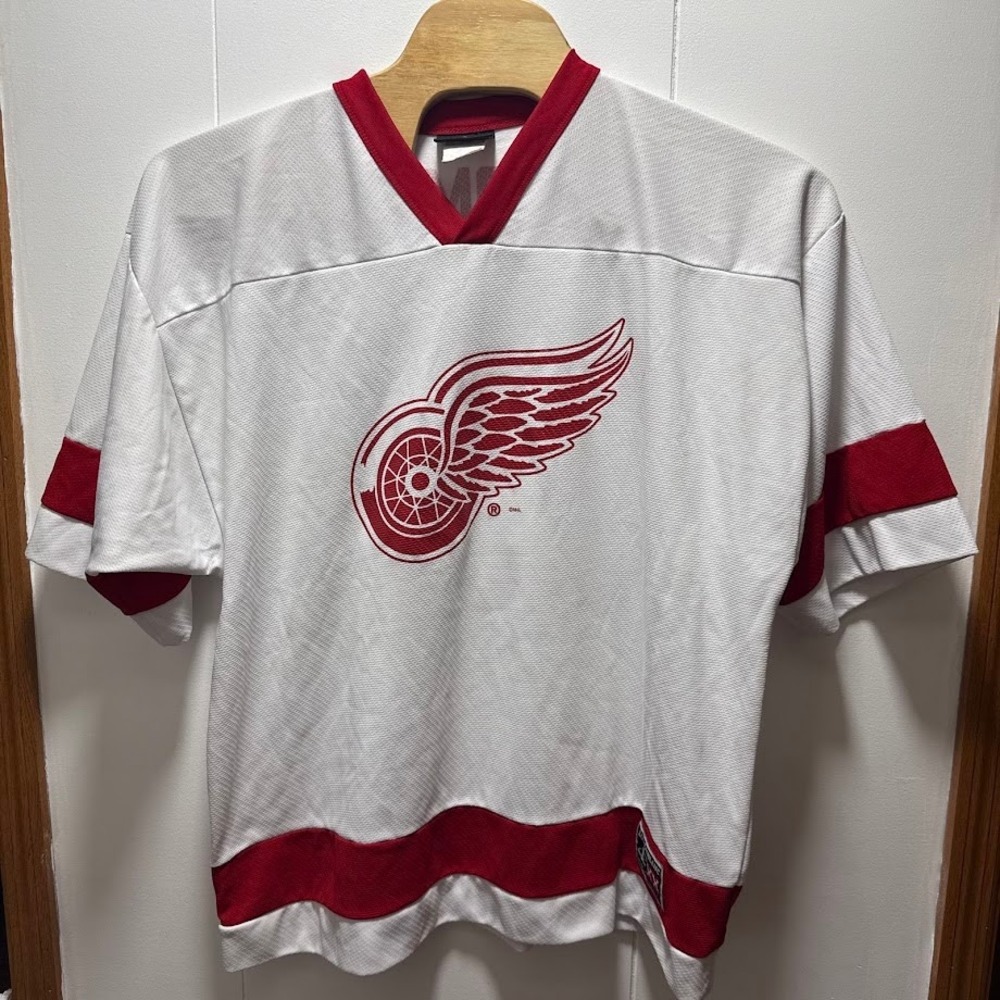 Vintage Logo Athletic Detroit Red Wings Steve Yzerman 19 Jersey Mens XL White